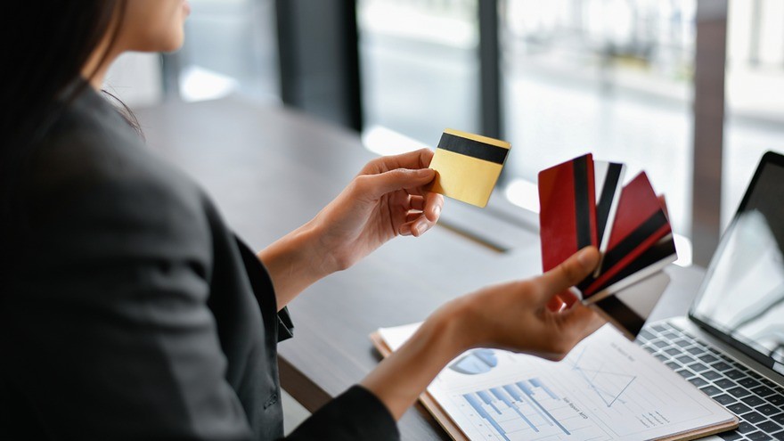 Ya hay más de 4 millones de tarjetas de fintech y bancos digitales: por qué más personas salen del sistema tradicional