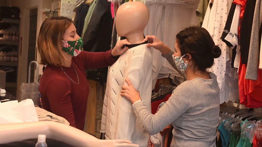 ¿Qué porcentaje de comercios barriales de ropa y calzado pudo reabrir tras la pandemia?