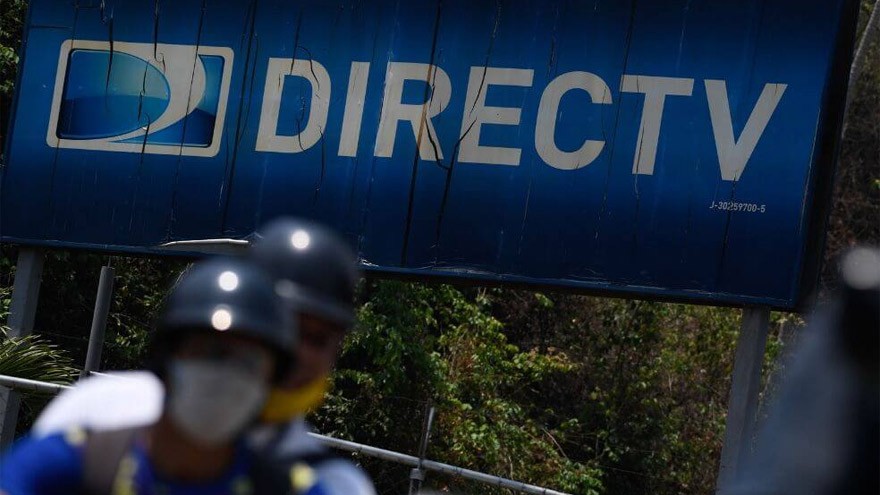 Justicia de Venezuela ordena tomar bienes y equipos de DirecTV en el país