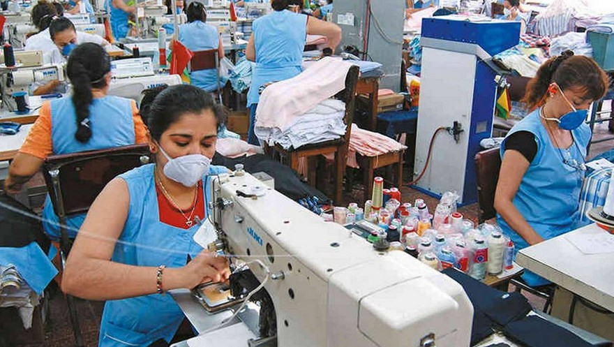 La mayor empresa textil del país readapta su estrategia comercial para sobrevivir 