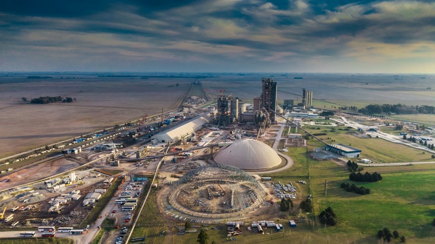 Una histórica empresa de la construcción transforma los desecho en energía y materia prima: ¿cómo lo hace?