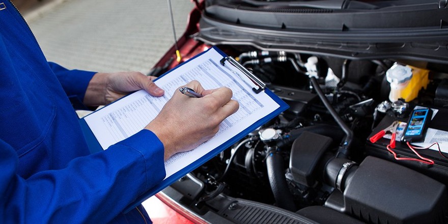¿Cuándo y cómo se realiza la verificación policial del auto?