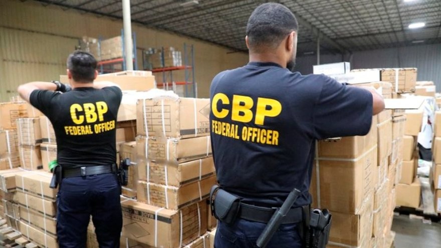 Estados Unidos confisca extensiones de pelo humano supuestamente elaboradas en prisiones chinas