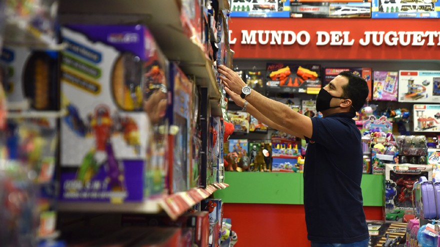 Se viene el "Día D": cómo será el regreso de comercios y locales en la Ciudad y cuántos pidieron "respirador financiero"