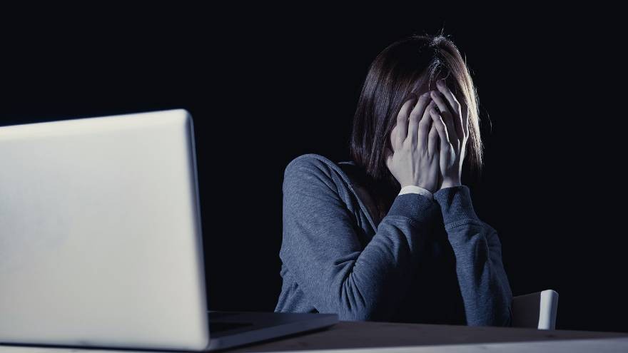 Qué es el "catfishing" y cuáles son los peligros para las víctimas