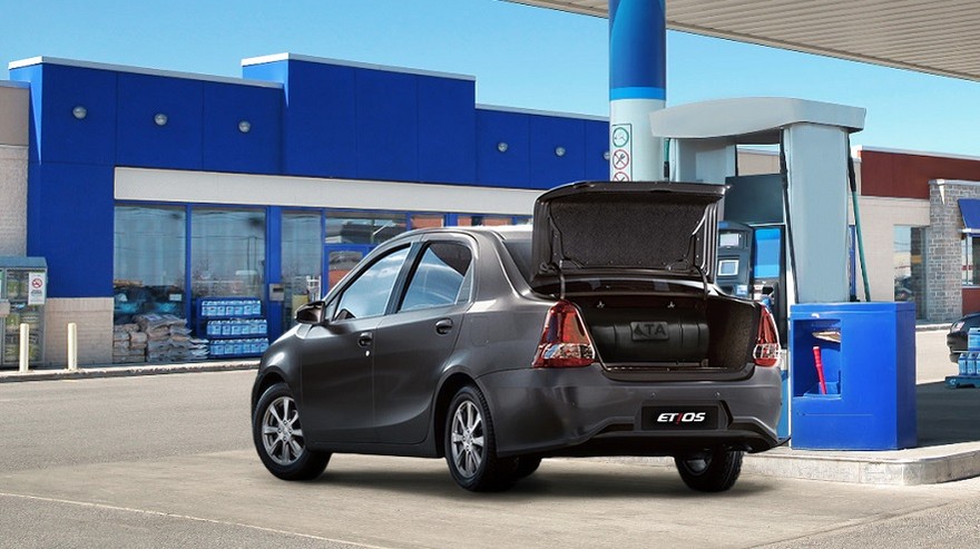 Toyota Etios lanza el sedán con equipo de GNC y garantía de fábrica
