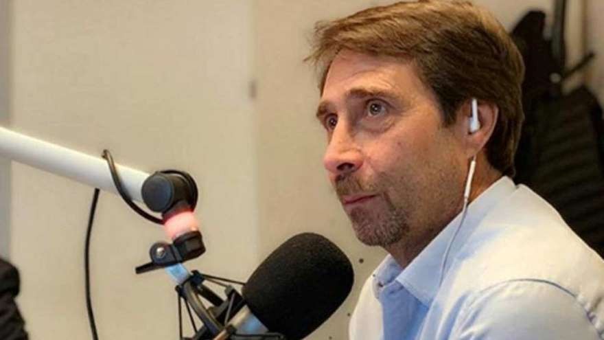 Vuelo a Rusia: Feinmann parodió a Víctor Hugo por su relato del despegue