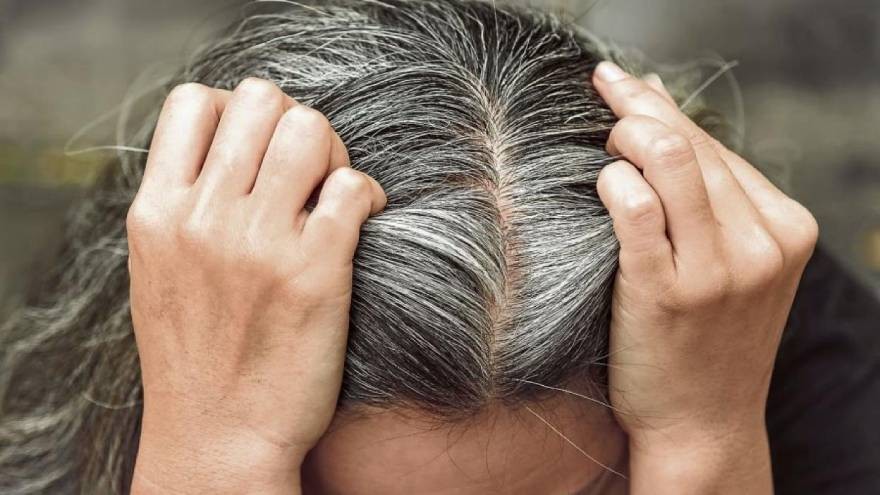 Fin al eterno debate: el estrés puede producir canas, ¿mito o realidad médica?