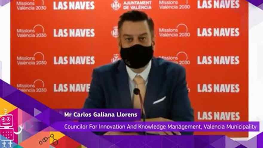 Escándalo: un concejal hizo "playback" para simular que hablaba en inglés