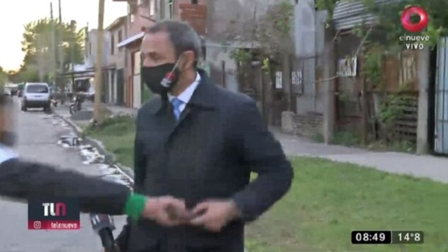 Insólito: le robaron el celular en vivo a un movilero de Canal 9