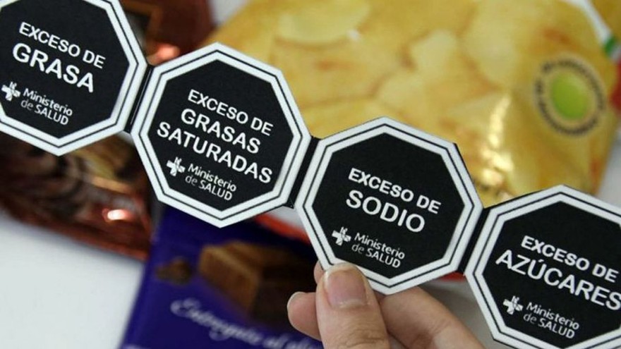 Alimentos saludables: vuelve el conflicto entre las empresas y el Gobierno por la ley de etiquetado frontal