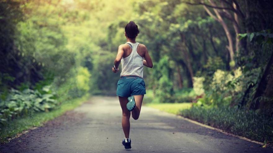 ¿Cuánto disminuye el riesgo de muerte con 30 minutos de ejercicio por día?