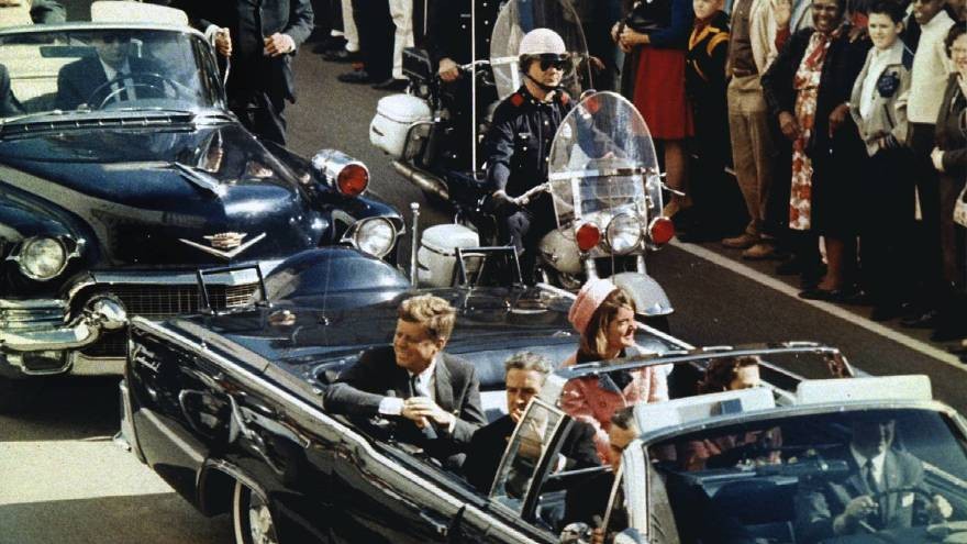 "Su cerebro está en el suelo": revelan detalles de la muerte de John F. Kennedy