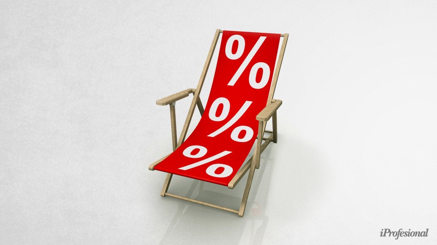 "Hay que pasar el verano": estas son las mejores alternativas de inversión en dólares y en pesos, según expertos