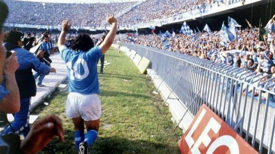Camisetas autografiadas, monedas de colección y más: los productos más caros y extravagantes que hay en Mercado Libre sobre Maradona