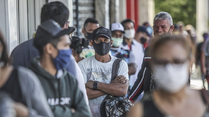 En cinco provincias ya se dispusieron nuevas restricciones ante el aumento de casos de coronavirus