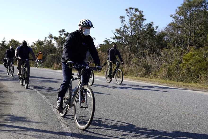 ¿Por qué Joe Biden no podrá llevar su bicicleta para hacer ejercicio a la Casa Blanca?