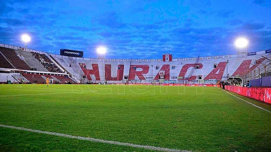 Murió un ex presidente de Huracán: su mujer y su amante se cruzaron en los avisos fúnebres