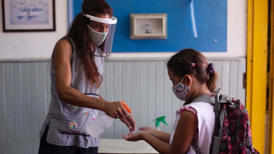 Arrancaron las clases: cómo es el protocolo en las escuelas, provincia por provincia