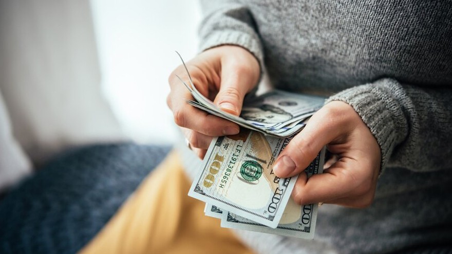 En la primera rueda de abril el dólar solidario se acercó a los $162: ¿qué pasó con el blue y las cotizaciones financieras?