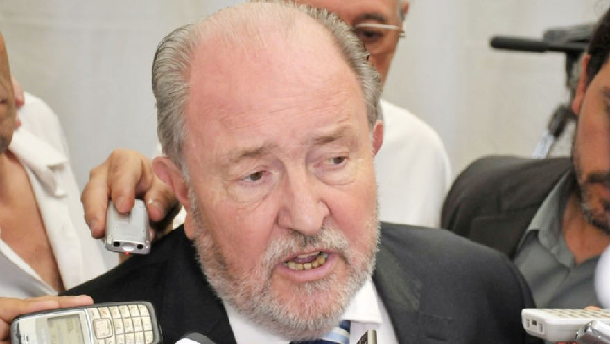 Verna presentó un amparo en la Corte contra el congelamiento de las naftas