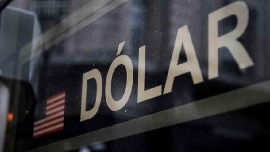 Para seguir con sus operaciones, inmobiliarias y automotrices mantienen el dólar a $45