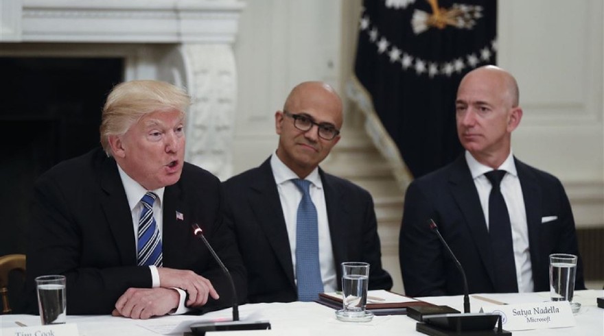 Guerra de la nube: Amazon denuncia fraude en un contrato millonario que Microsoft tiene con el gobierno de Estados Unidos