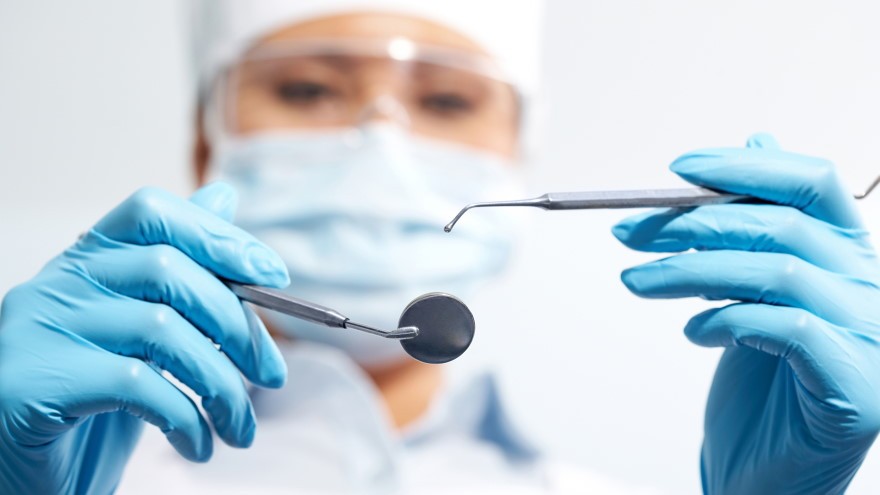 ¿Dolor de dientes en cuarentena?: odontólogos no atienden en consultorios y asisten urgencias por WhatsApp