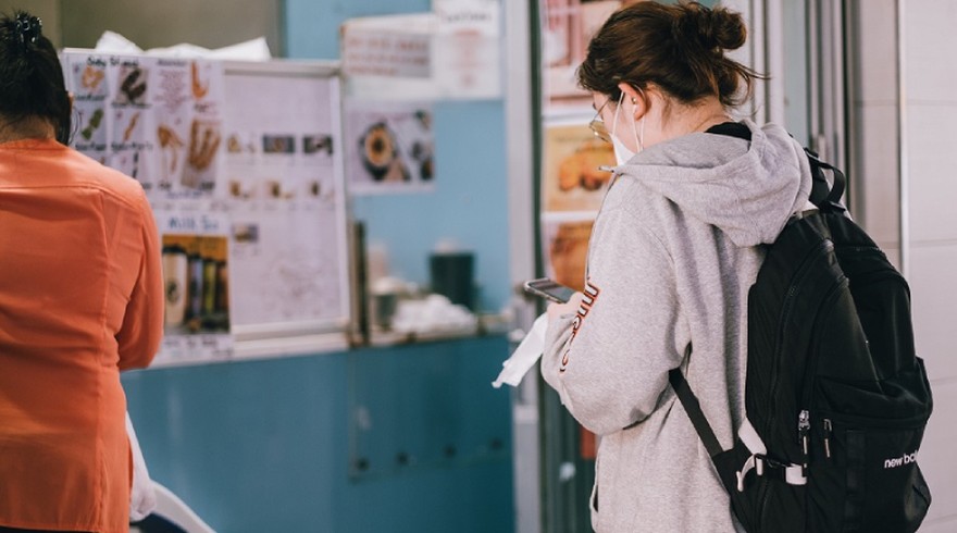 Las filas ya son el pasado: estas apps permiten hacer trámites en minutos y evitando el contacto