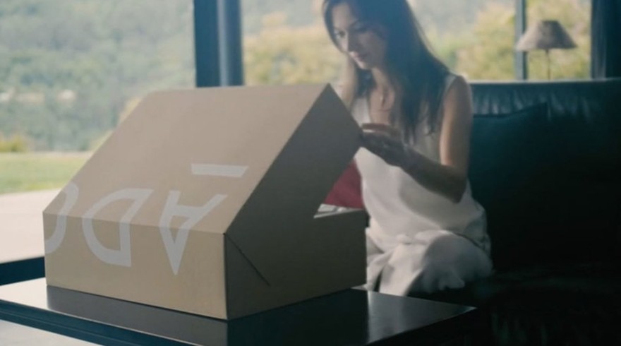 Inteligencia artificial: reconocida marca de ropa lanza un servicio que puede cambiar la industria