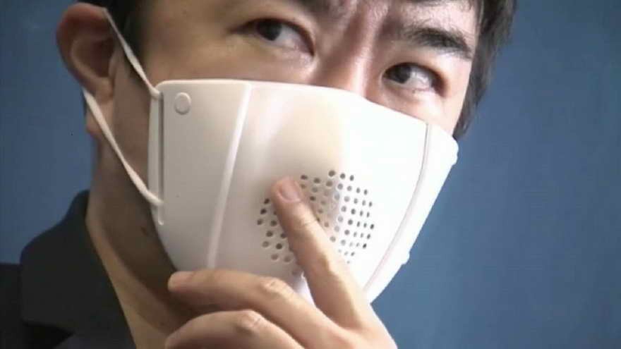 Innovación en pandemia: desarrollan un barbijo inteligente que se conecta por Bluetooth al celular