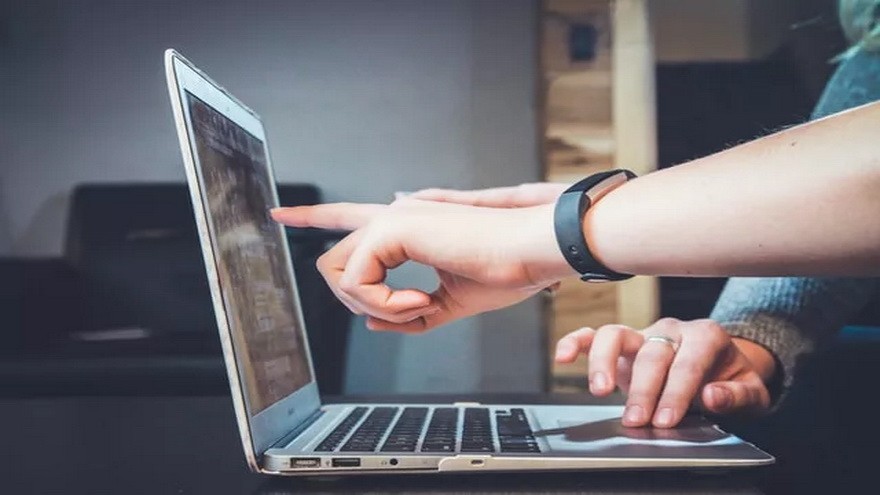 Un día como hoy falleció el empresario que se convirtió en uno de los mayores símbolos de Internet