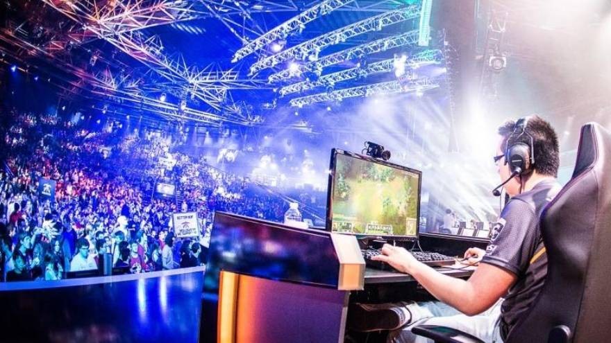 Verón, Agüero, Coria, Oberto, "peque" Schwartzman y más: ¿qué esconde el furor por entrar a los esports?