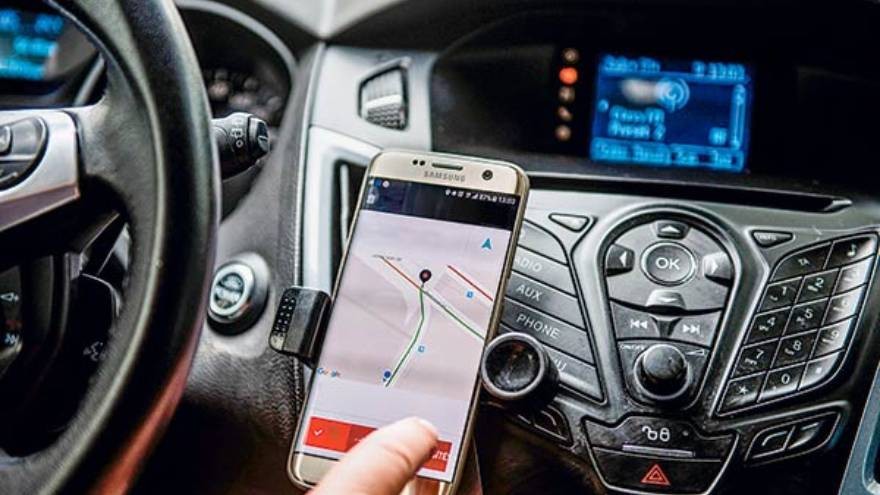Otra mala para Uber y apps similares: así es la ley para regular a "trabajadores digitales" en Chile