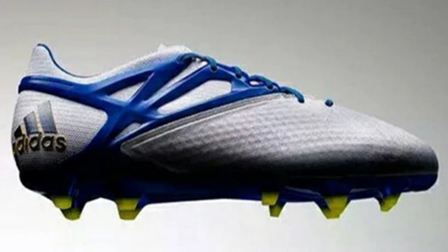 messi usando botines nike