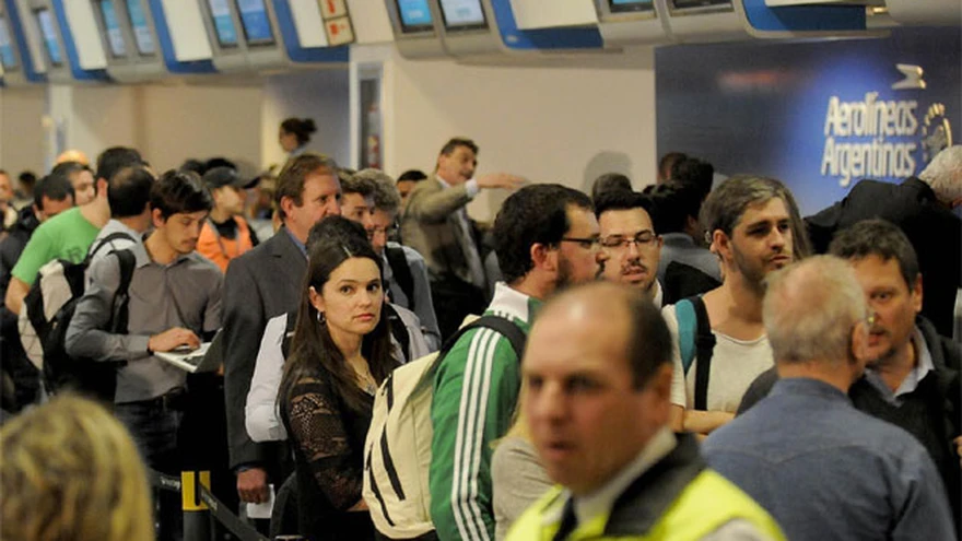 Intercargo: acatan conciliación y se normaliza Aeroparque y Ezeiza