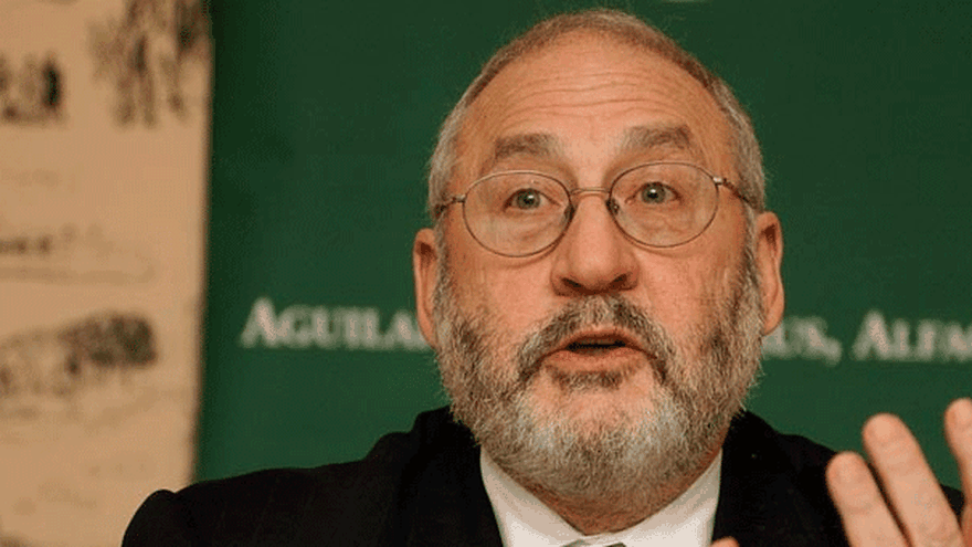 Stiglitz: "El mundo no saldrá de la crisis económica hasta 2013"