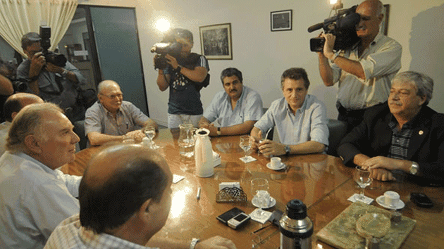 En una asamblea de la Mesa Enlace pidieron "destituir y hacer desaparecer al Gobierno"
