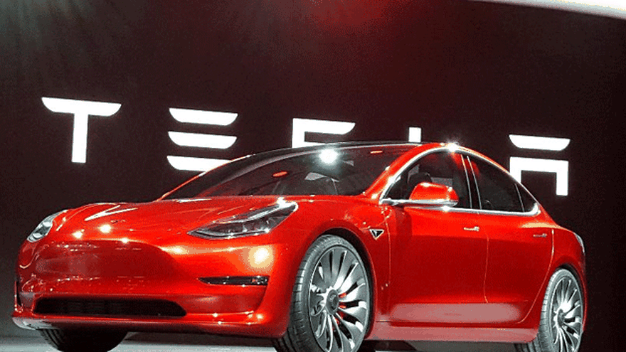 Nueva revolución industrial: Tesla recibió en un sólo día pedidos para 200.000 autos eléctricos