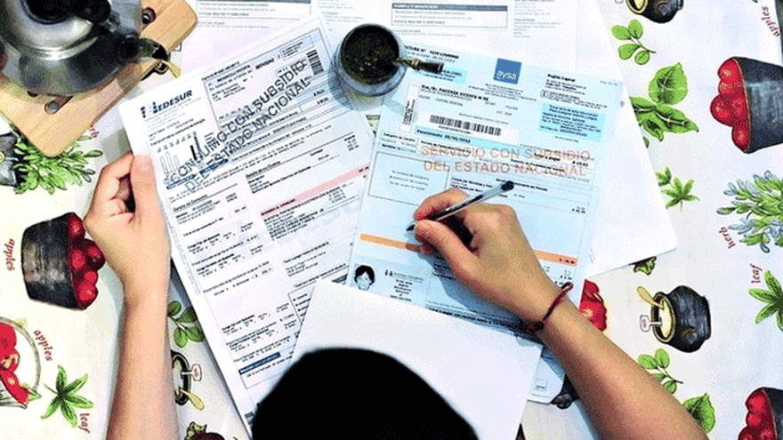 Permiten que empresas dejen de mandar facturas en papel y hay polémica