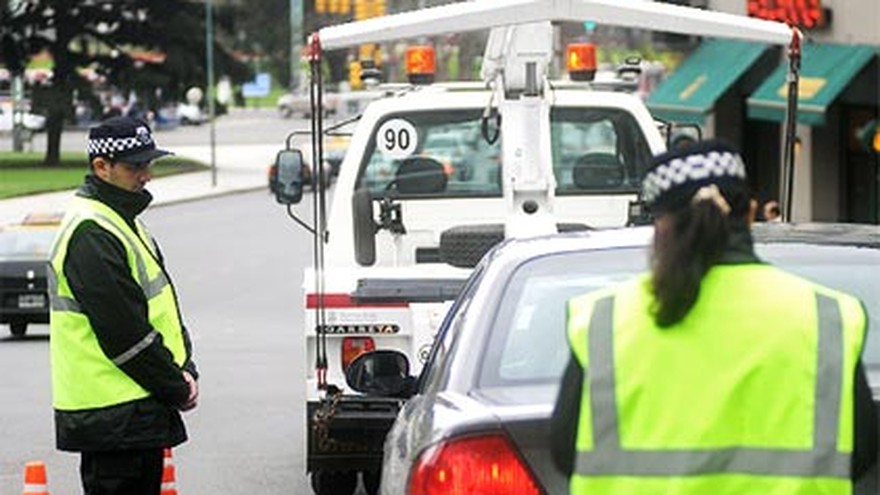 Por la mayor circulación de autos vuelven las grúas de acarreo a la Ciudad
