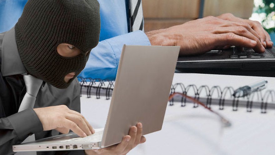 Qué recomiendan los expertos para evitar que "hackeen" su PC o que sea infectada por un virus