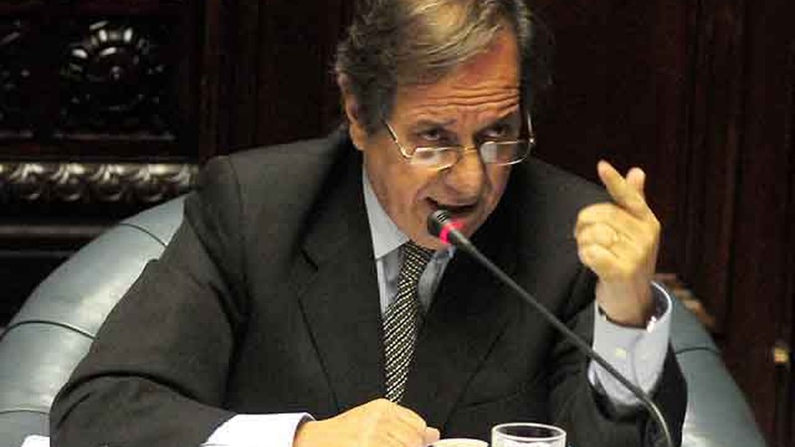 "Los problemas entre la Argentina y Uruguay no se arreglan tomando el té con la Presidenta"