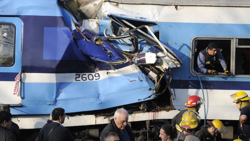 Trenes, colectivos, taxis: ¿quiénes se tienen que hacer cargo por daños sufridos en un accidente?