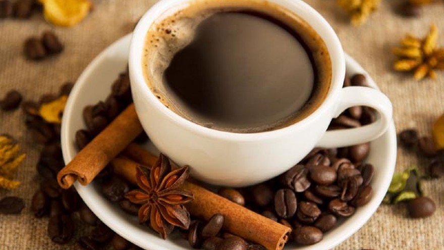 Cuáles son los riesgos para la salud de beber más de cuatro cafés al día