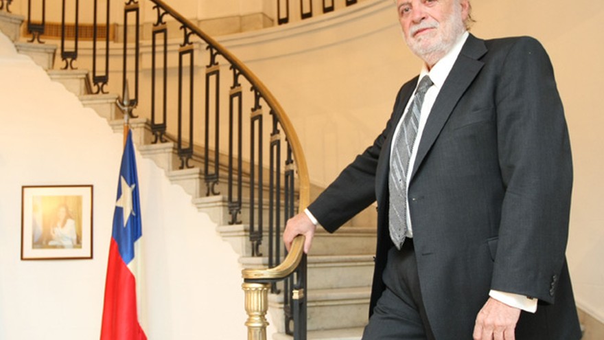 Para el embajador argentino en Chile "lo de LAN está totalmente superado"