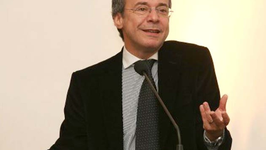 Daniel Artana: "Si se mantiene el ritmo de venta de reservas, habrá una suba importante de tasas"