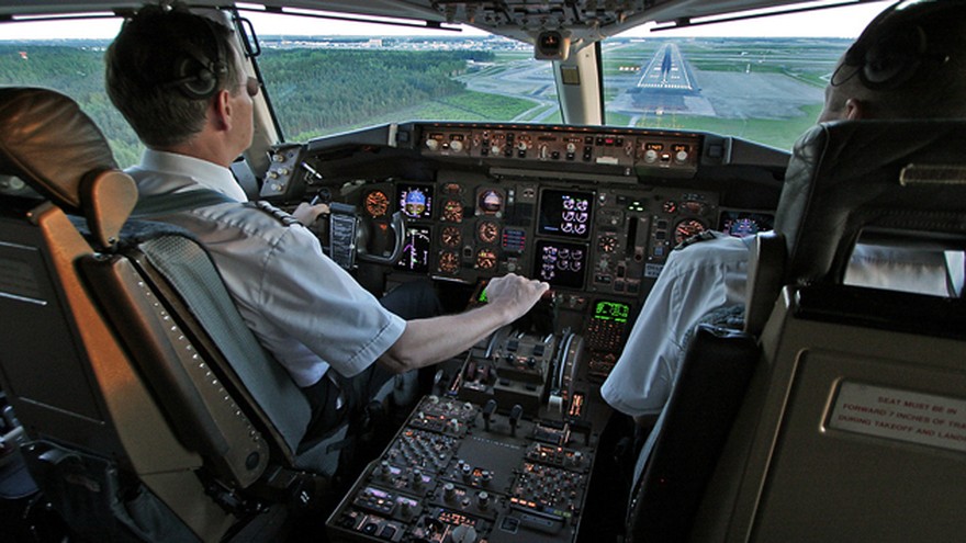 Cuántos empleados tiene Aerolíneas frente a otras empresas aéreas