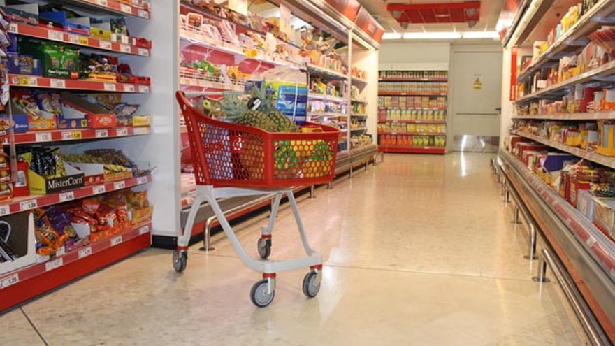Sin promociones ni cuotas, almacenes y autoservicios pierden clientes, que ahora compran una vez por semana