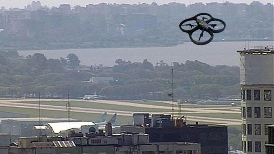 Limitan el uso de drones en la Argentina: ahora se deberá tener autorización para ponerlos en vuelo